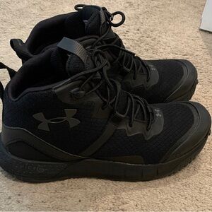 Under Armour Women's Black Athletic Boots